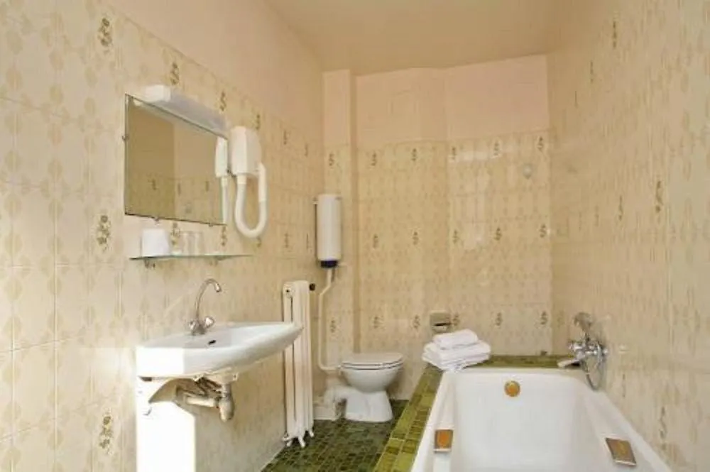 Hotel Lucien & Marinette Paris 3*,  Frankrig