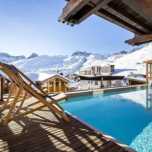 https://les-campanules-hotels-chalets-de-tradition.hotels-rhonealpes.com